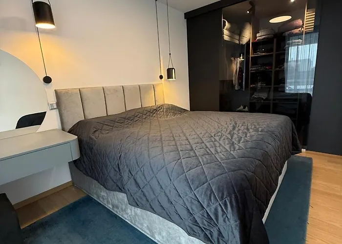 Villa Elegant Luxury In *